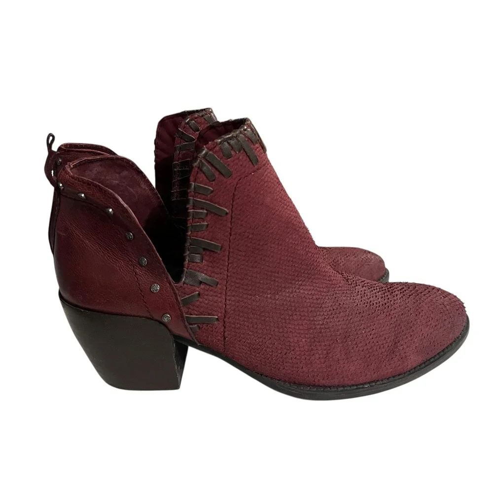 OTBT Ankle Boots Burgundy Size‎ 8 Snakeskin Cutout Block Heel Studded